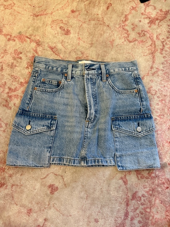 Aritzia Dresses & Skirts - Aritzia Light Blue Denim Cargo Mini Skirt